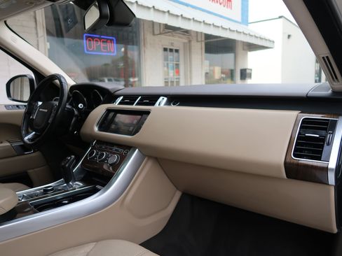 Used 2016 Land Rover Range Rover Sport HSE image 33