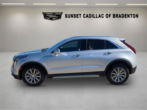 Used 2020 Cadillac XT4 Premium Luxury w/ Cold Weather Package image 7