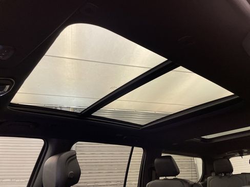 New 2025 Jeep Wagoneer Series II image 16