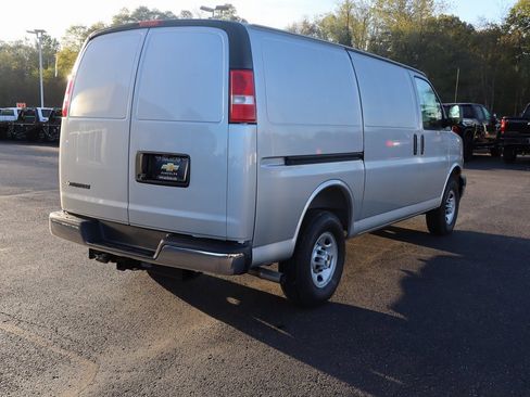 New 2025 Chevrolet Express 3500 w/ Driver Convenience Package image 21
