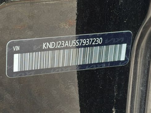 Used 2025 Kia Soul LX w/ LX Technology Package FWD image 27