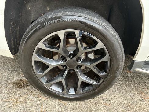 Used 2017 Chevrolet Suburban Premier AWD/4WD image 26