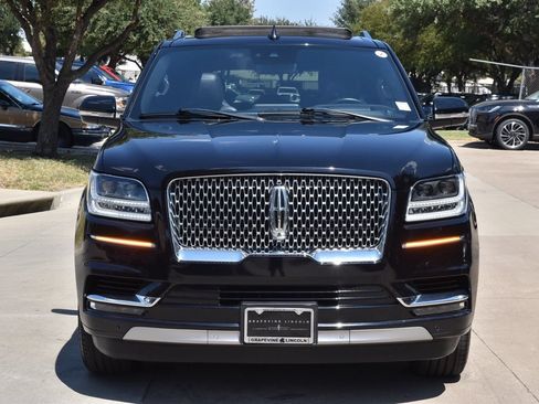 Used 2021 Lincoln Navigator Reserve w/ Luxury Package AWD/4WD image 3