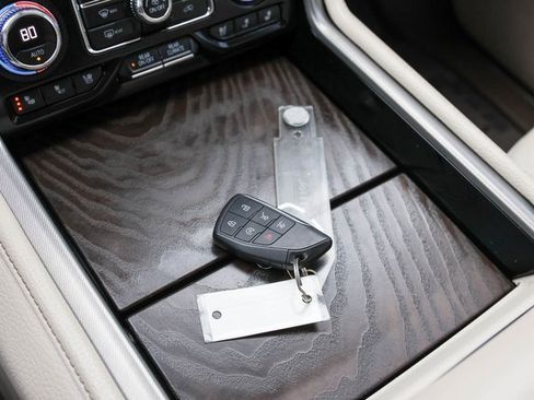 Used 2021 GMC Yukon Denali w/ Denali Premium Package image 29