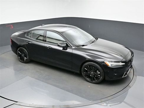 Used 2023 Volvo S60 B5 Plus w/ Climate Package image 43