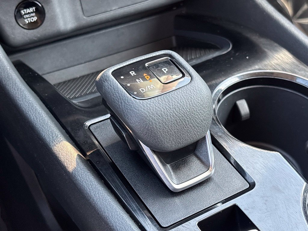 Used 2025 Nissan Rogue SV FWD image 19