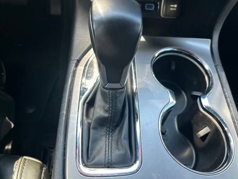 Used 2022 Jeep Grand Cherokee Laredo X RWD image 29