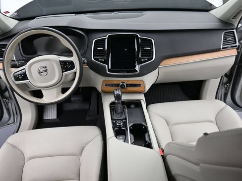 Used 2022 Volvo XC90 T6 Momentum w/ Advanced Package AWD/4WD image 12