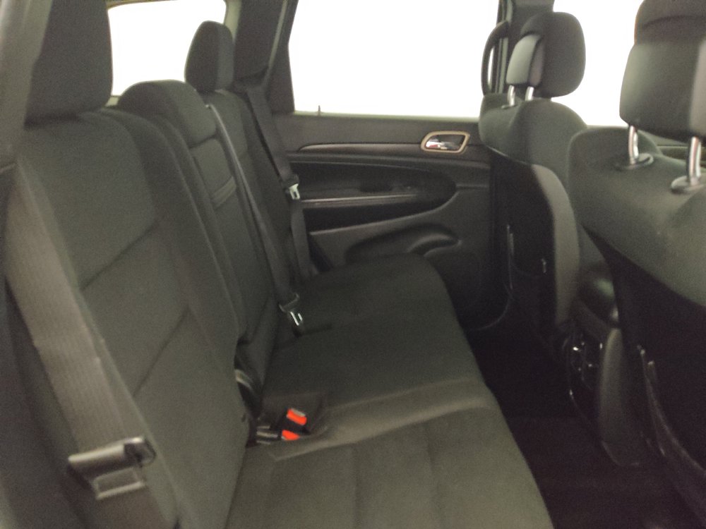 Used 2016 Jeep Grand Cherokee Laredo AWD/4WD image 19