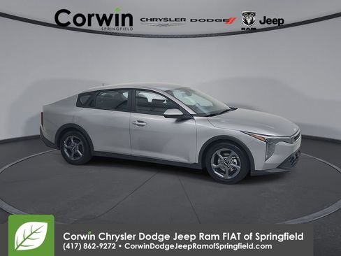 Used 2025 Kia K4 FWD image 1