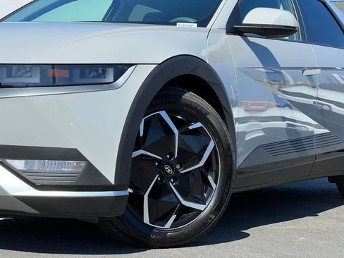 Used 2024 Hyundai Ioniq 5 SE image 2