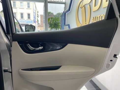 Used 2018 Nissan Rogue Sport SV AWD/4WD image 21