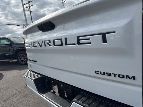 Used 2024 Chevrolet Silverado 1500 Custom AWD/4WD image 28