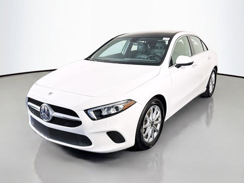 Used 2022 Mercedes-Benz A 220 4MATIC w/ Premium Package Lite image 4