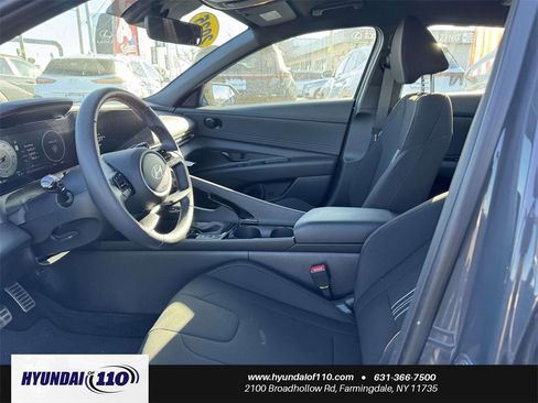 Used 2025 Hyundai Elantra SEL image 15