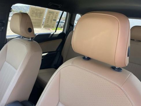 Used 2023 Volkswagen Tiguan SE AWD/4WD image 22