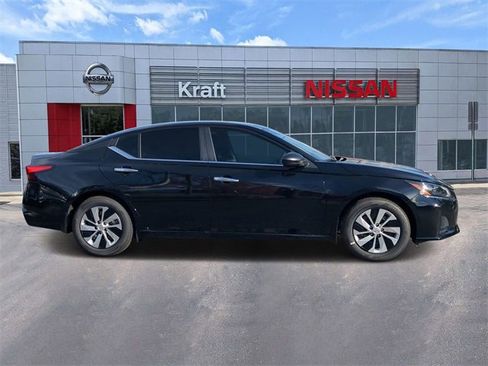 New 2025 Nissan Altima 2.5 S image 32