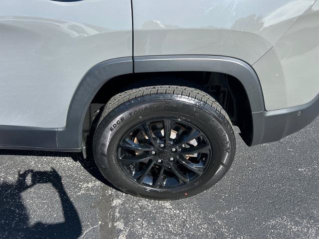 Used 2023 Jeep Cherokee Altitude Lux w/ Mopar Interior Package AWD/4WD image 31