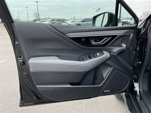 Used 2025 Subaru Outback Onyx Edition image 10