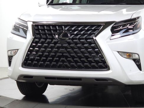 Used 2023 Lexus GX 460 Premium w/ Premium Package AWD/4WD image 3