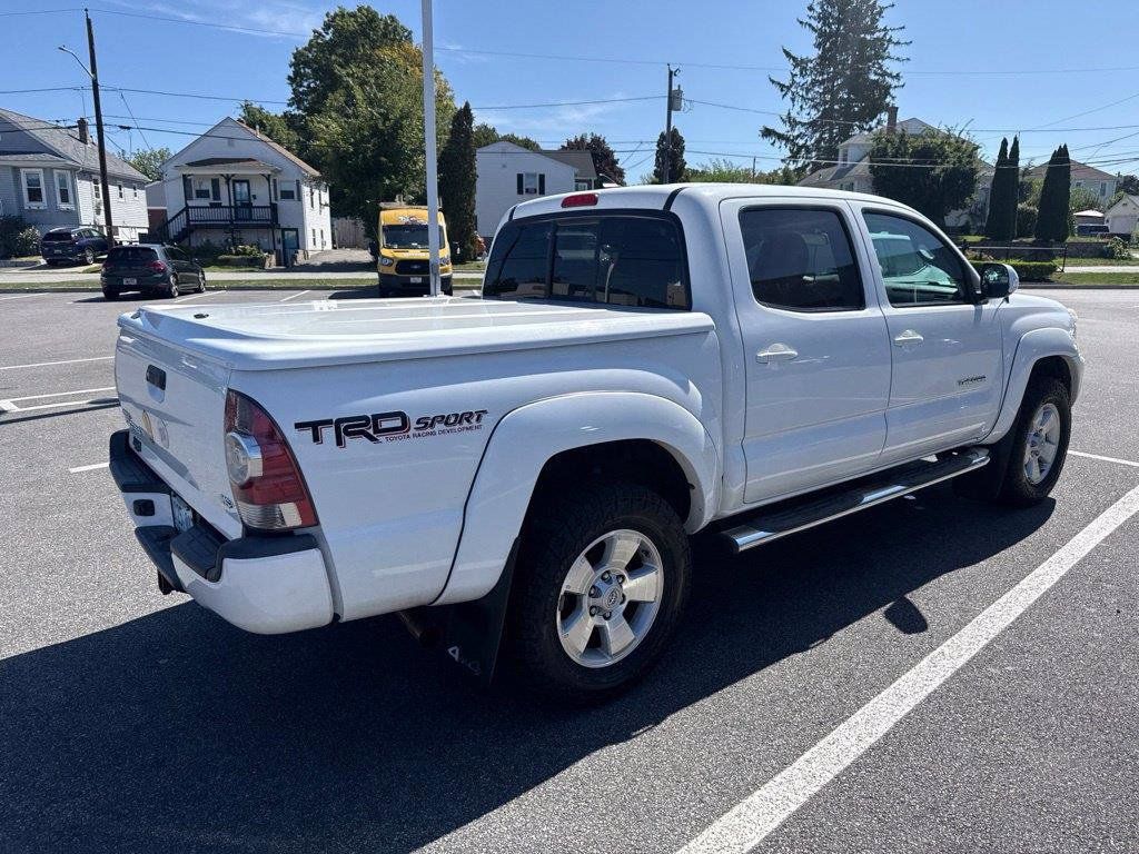 Used 2015 Toyota Tacoma 4x4 Double Cab w/ TRD Sport Package image 3