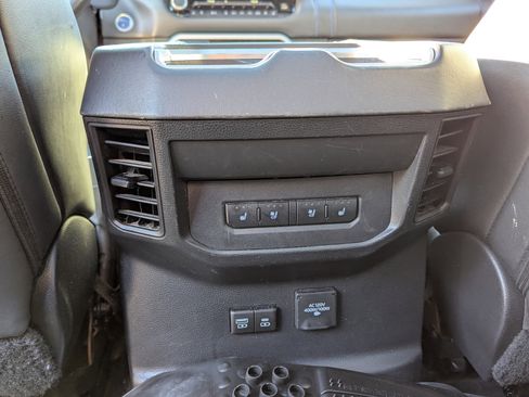 Used 2022 Toyota Tundra Platinum image 14