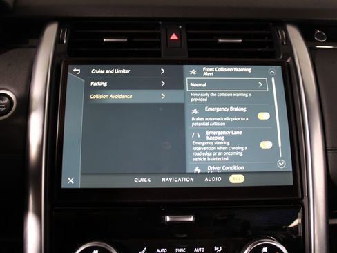 Used 2022 Land Rover Discovery S image 28