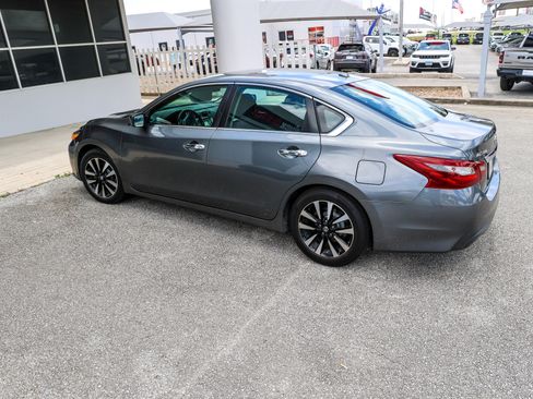 Used 2018 Nissan Altima 2.5 SV FWD image 10