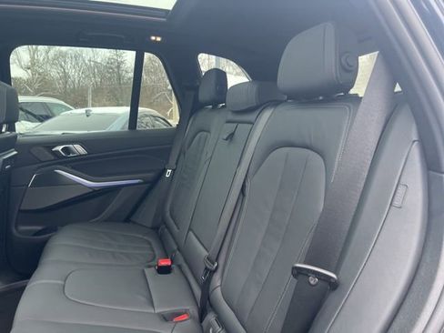 Used 2022 BMW X5 M50i image 21