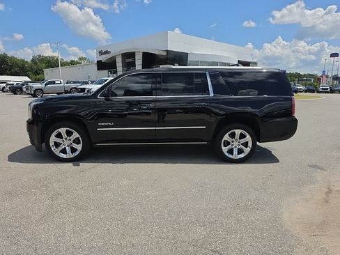 Used 2017 GMC Yukon XL Denali w/ Open Road Package AWD/4WD image 5