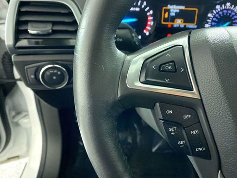 Used 2016 Ford Fusion SE w/ Equipment Group 201A image 12