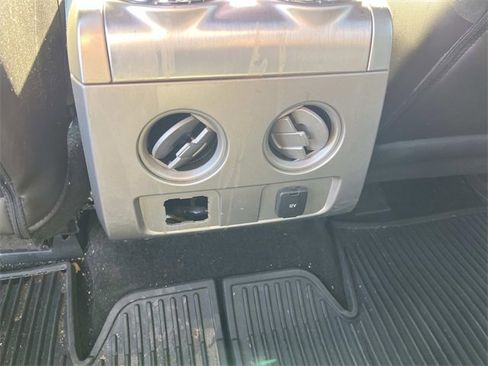 Used 2013 Ford F150 Platinum image 18