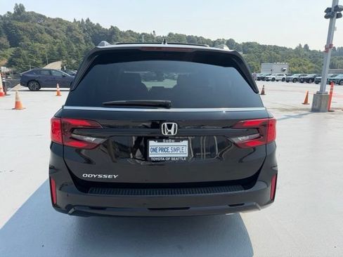 Used 2025 Honda Odyssey EX-L image 4