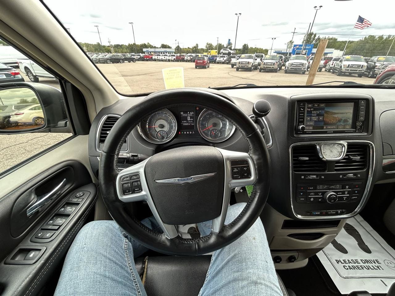 Used 2013 Chrysler Town & Country Touring-L w/ Driver Convenience Group FWD image 27