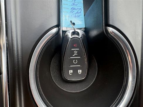 Used 2019 Chevrolet Equinox LT image 19