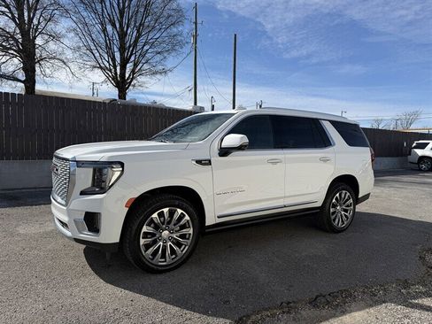 Used 2021 GMC Yukon Denali w/ Denali Premium Package image 6