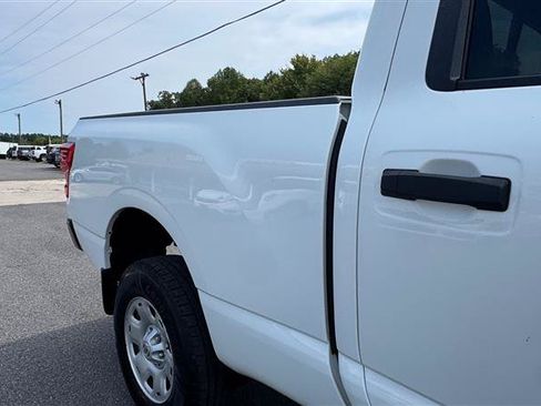 Used 2017 Nissan Titan S AWD/4WD image 19