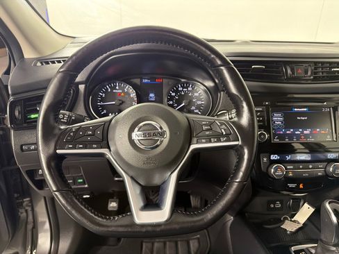 Used 2022 Nissan Rogue Sport SV AWD/4WD image 15
