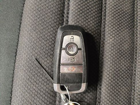 Used 2019 Ford Fusion SE image 32