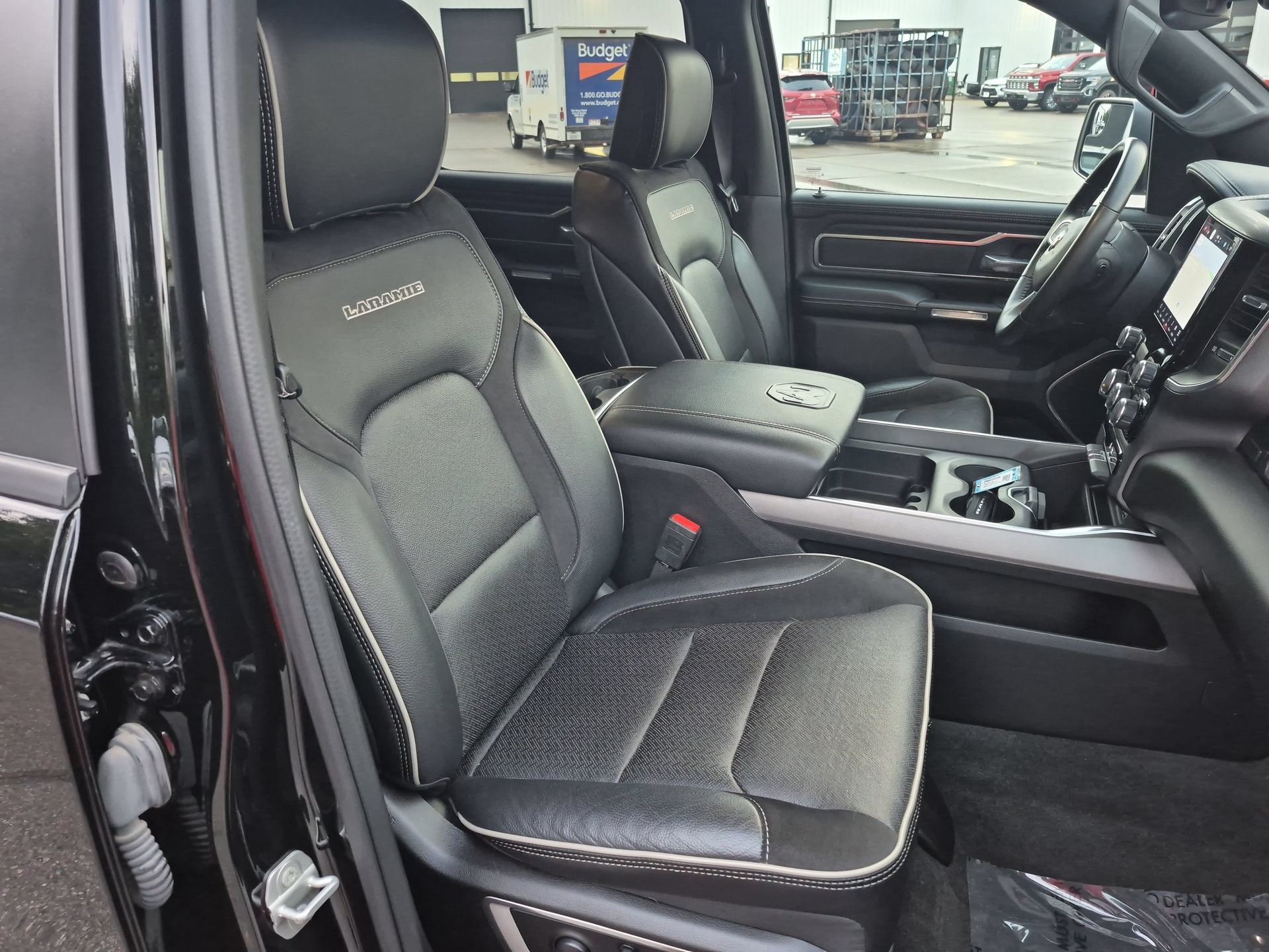 Used 2023 RAM 1500 Laramie AWD/4WD image 29
