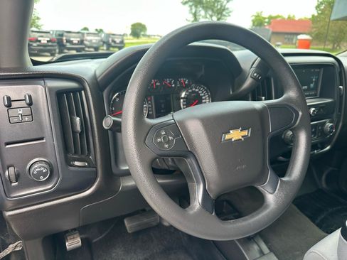 Used 2016 Chevrolet Silverado 1500 Custom w/ Custom Convenience Package AWD/4WD image 3