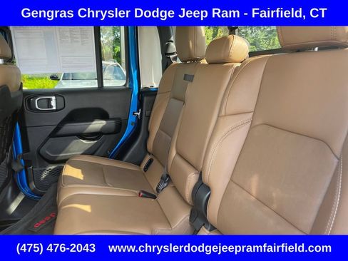 Used 2022 Jeep Gladiator Rubicon w/ LED Lighting Group AWD/4WD image 35