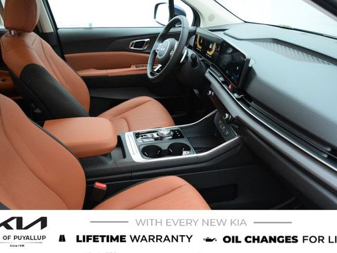 New 2026 Kia Carnival EX FWD image 16