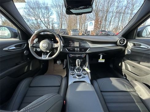 New 2025 Alfa Romeo Giulia AWD w/ Driving Assist Package image 12