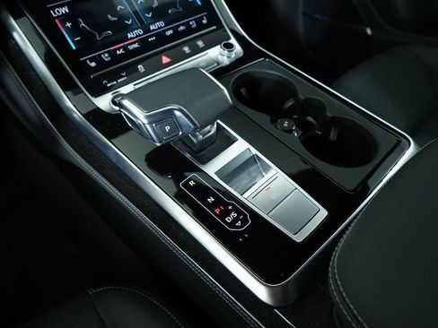 Certified 2025 Audi Q8 Premium Plus w/ Premium Plus Package AWD/4WD image 36