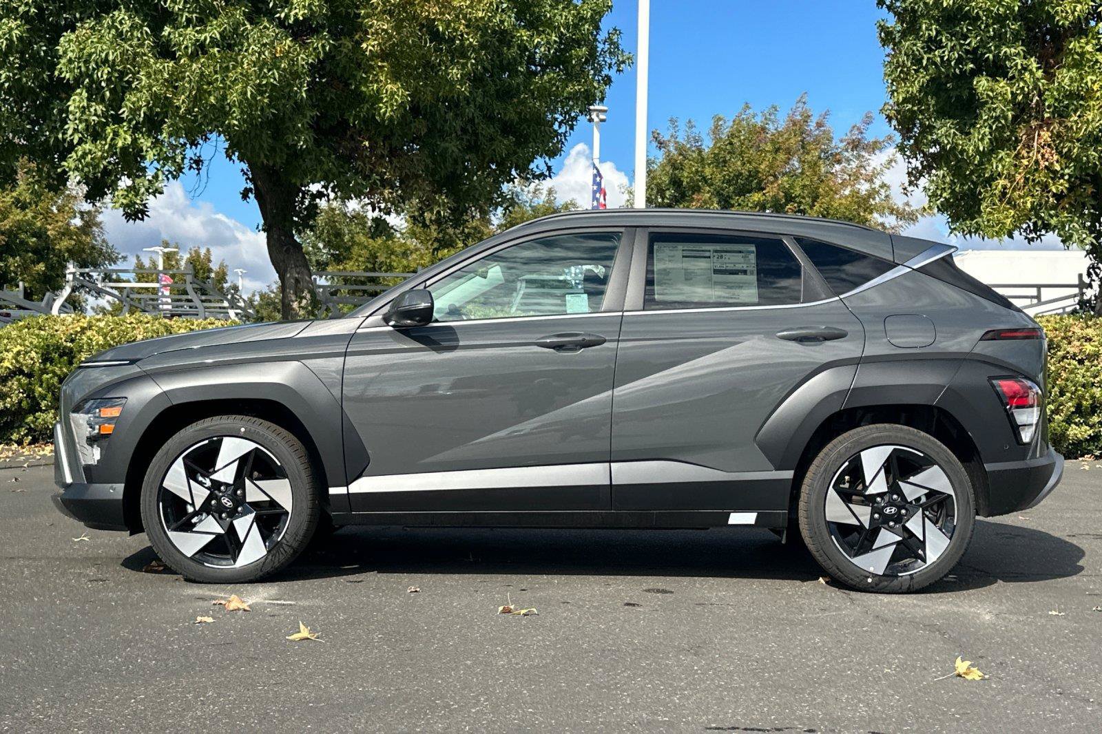 New 2027 Hyundai Kona Limited FWD image 6