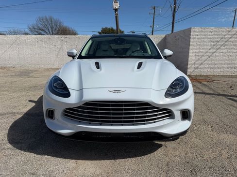Used 2021 Aston Martin DBX image 10