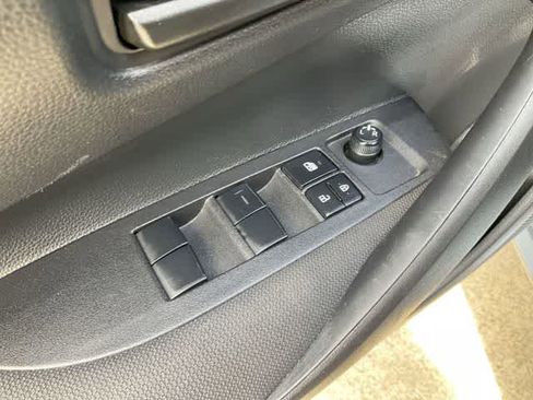 Used 2025 Toyota Corolla LE image 14