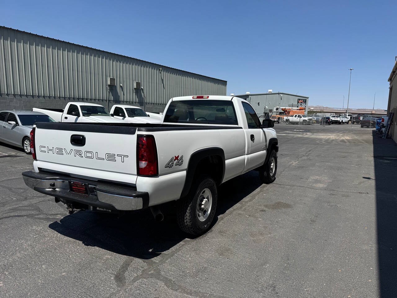 Used 2006 Chevrolet Silverado 2500 W/T w/ Heavy-Duty Power Package AWD/4WD image 7