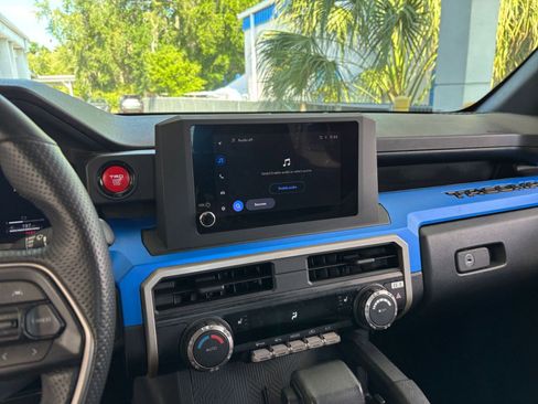 Used 2025 Toyota Tacoma TRD Off-Road AWD/4WD image 17